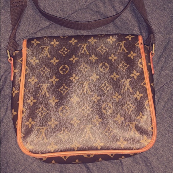 Men’s Louis Vuitton shoulder bag - Picture 3 of 3